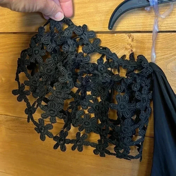 Women's One by One black Blouse M Lace Cold shoulder embroidered event party Y2K - Picture 4 of 8